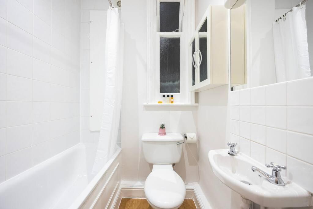 Stylish Studio In Leicester Square Londra Esterno foto